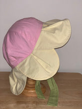 Load image into Gallery viewer, Petal Hat