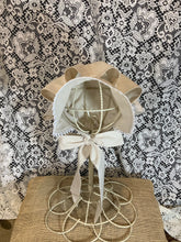 Load image into Gallery viewer, Summer Button Bonnets
