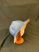 Load image into Gallery viewer, Sun Hat - Crawfish
