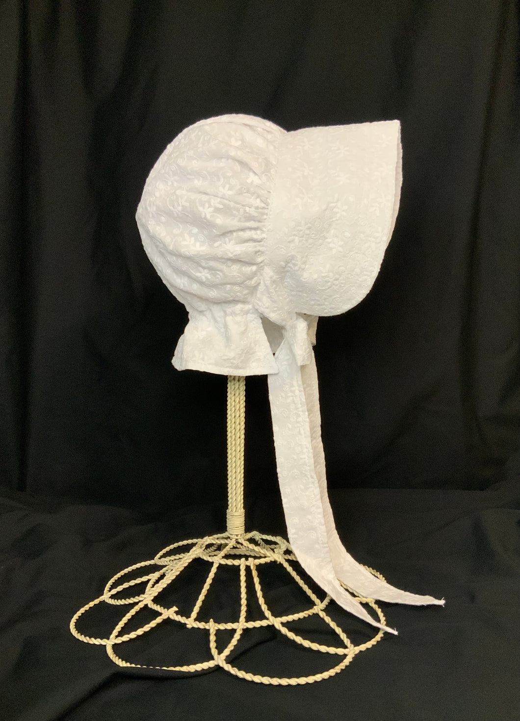 Bonnet - White Eyelet Prairie Bonnet